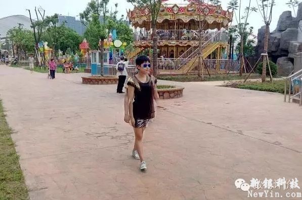 什么手機,拍照既然多了兩條胳膊
